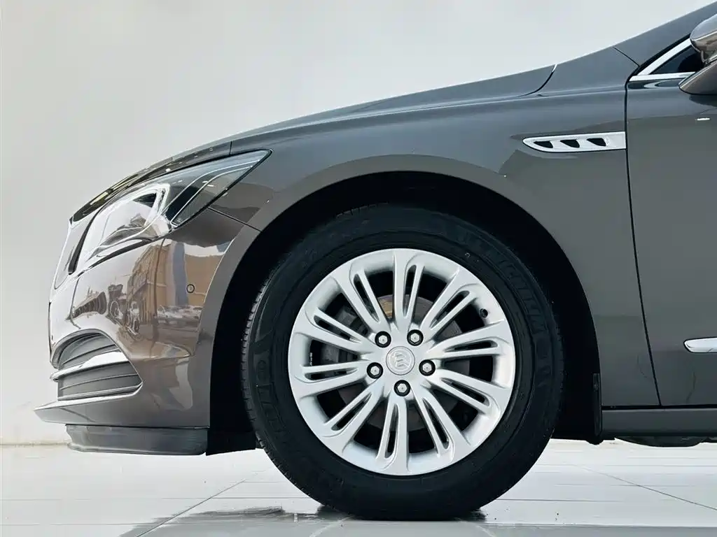 Buick LaCrosse 2018 Model 20T Luxury Edition фото 8