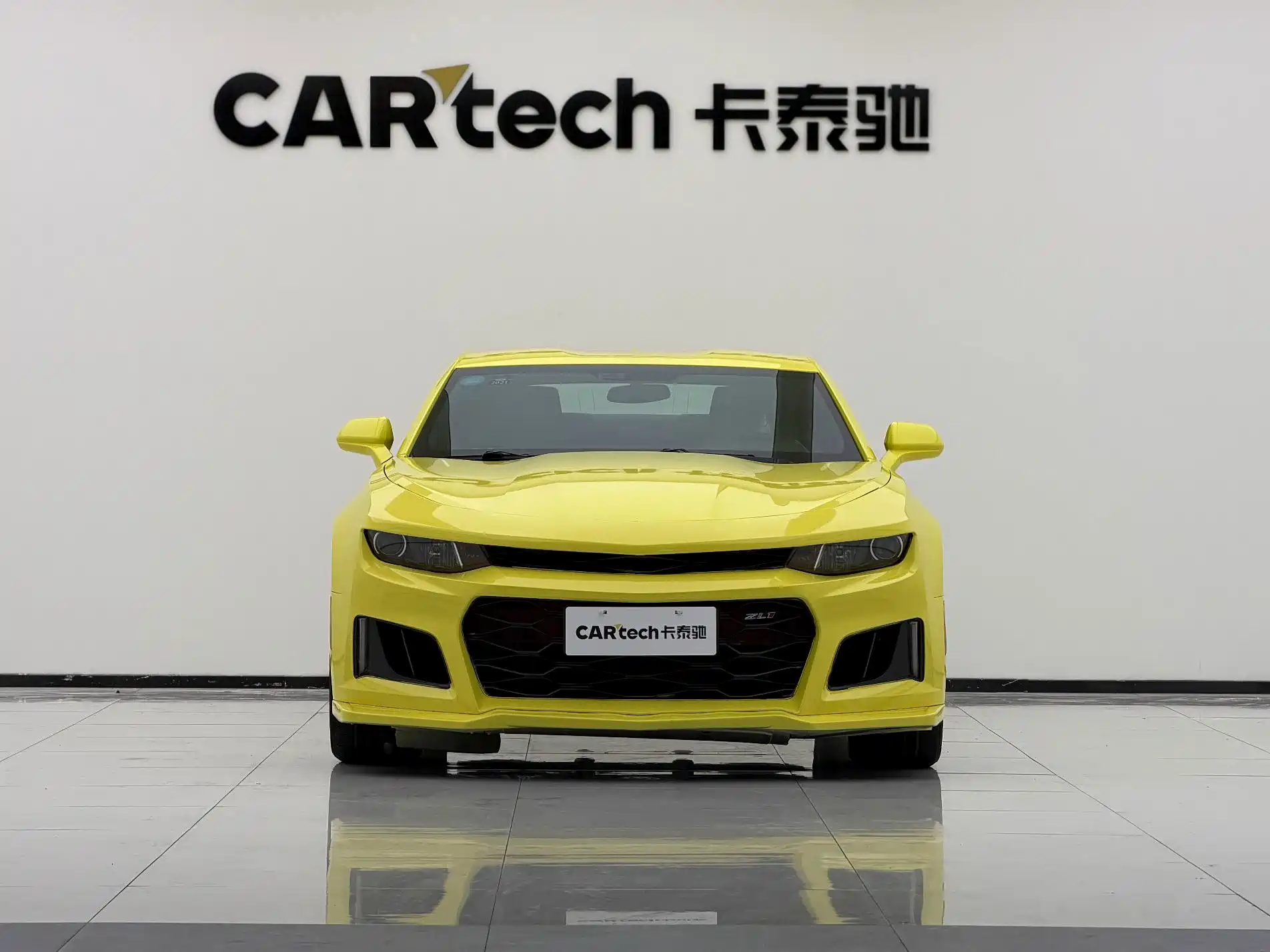 Photo 2 - Chevrolet Camaro