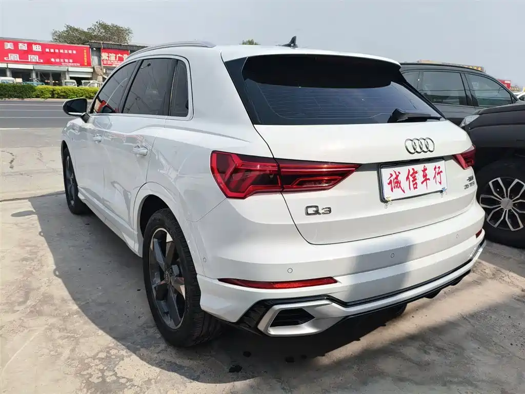 Audi Q3 2024 35 TFSI Fashion Sport фото 4