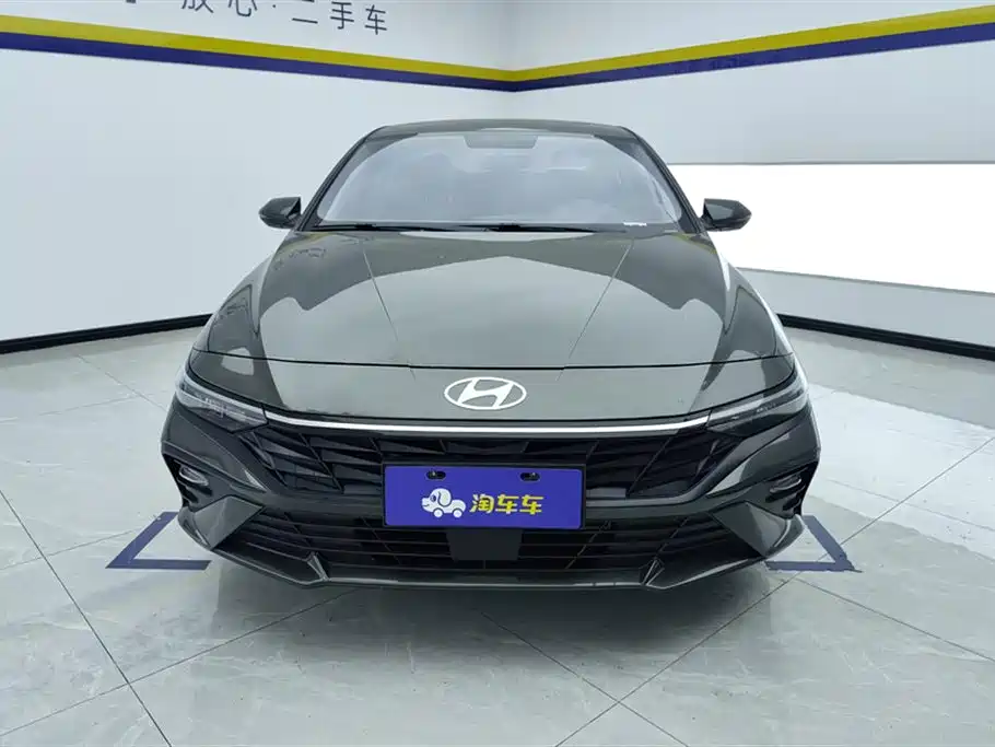 Hyundai Elantra 2023 1.5L CVT GLX Elite Edition фото 2