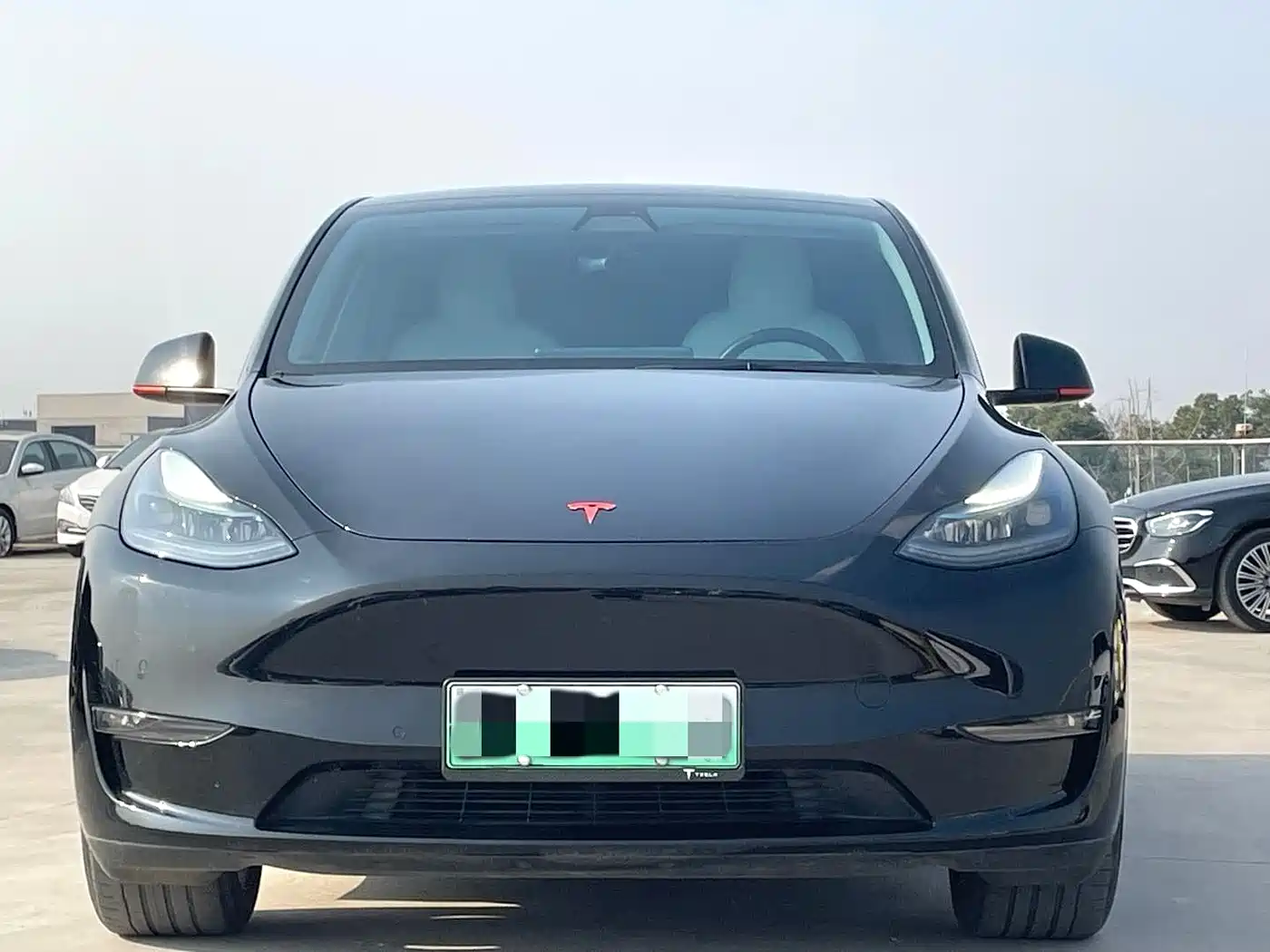 TESLA MODEL Y