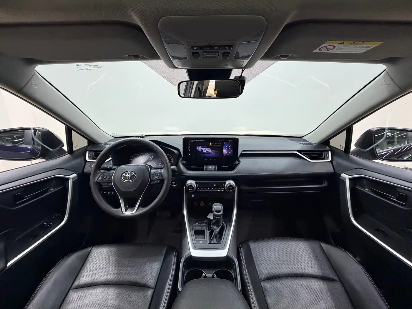 Toyota RAV4 Rongfang 2023 Hybrid 2.5L E-CVT 2WD Elite Edition фото 6