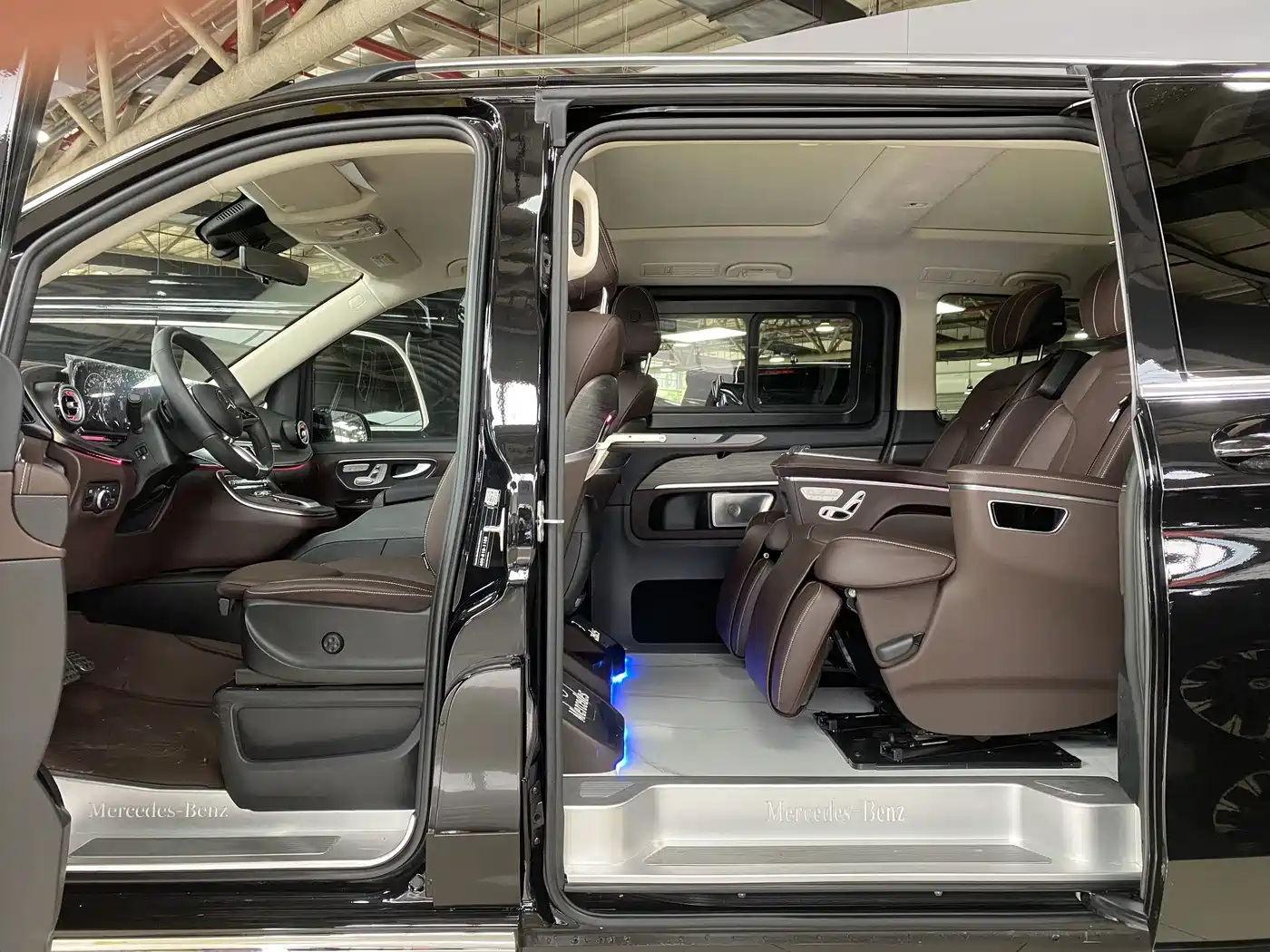 Mercedes-Benz V-Class 2025 2024 V 300 L Long Wheelbase Luxury Edition