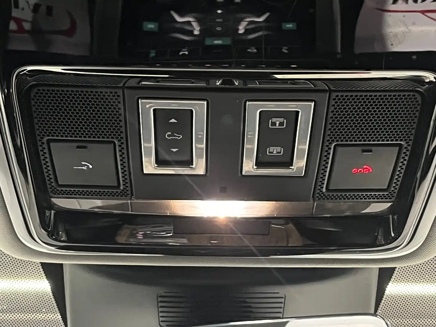 Land Rover Range Rover 2018 3.0 SC V6 Vogue Heritage Edition фото 18