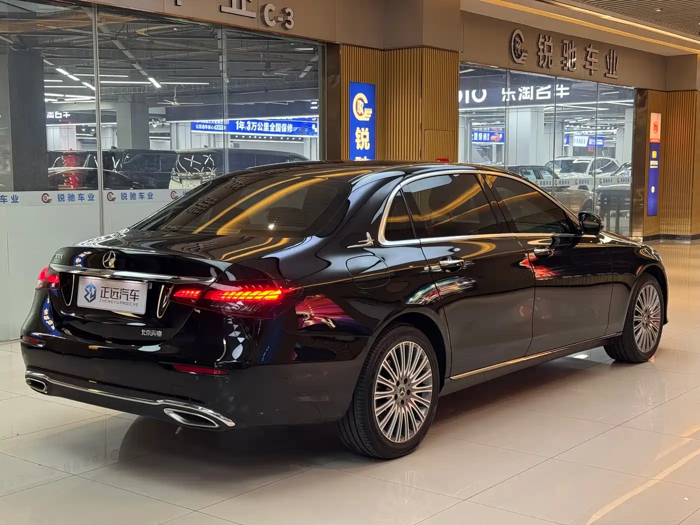 MERCEDES-BENZ E CLASS