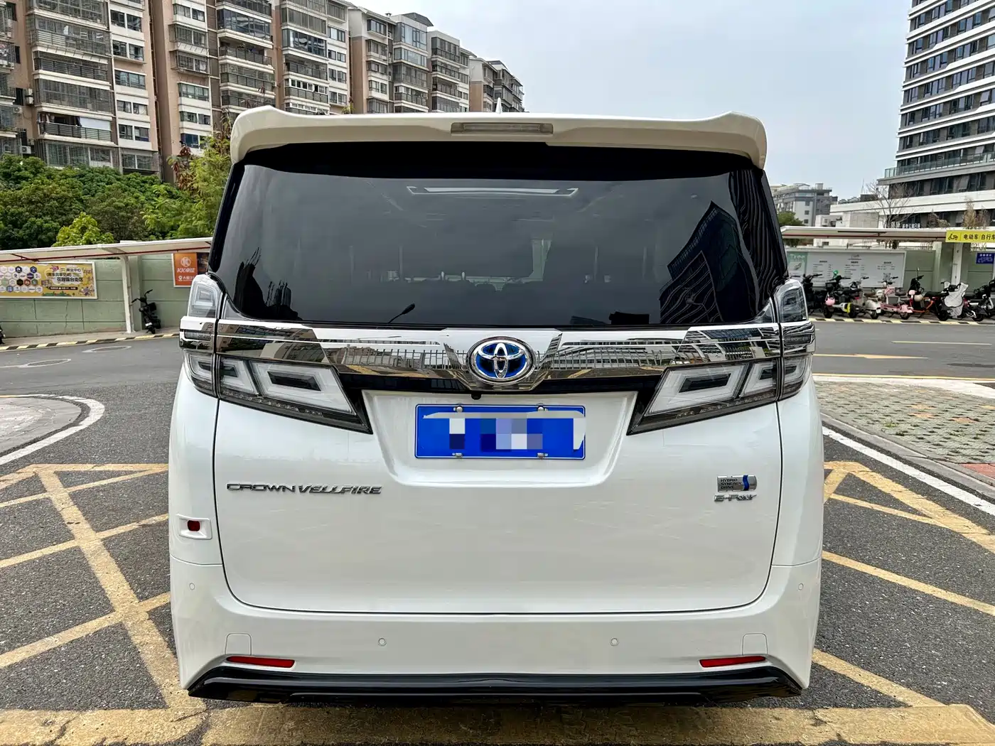 Toyota Vellfire 2021 Crown Hybrid 2.5L HV Luxury Edition фото 16