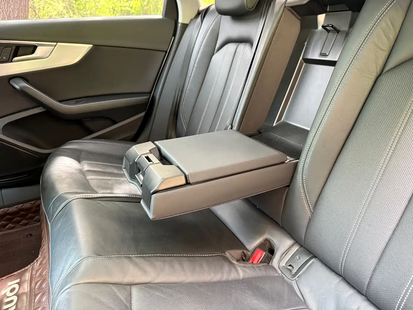Audi A4L 2020 40 TFSI quattro Luxury Dynamic фото 15