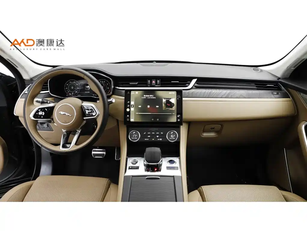 Фото 5 - Jaguar F-PACE