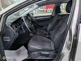 Фото 14 - Volkswagen Golf