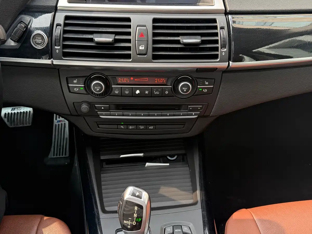 BMW X5 (Import) 2011 xDrive35i Leading Edition фото 12