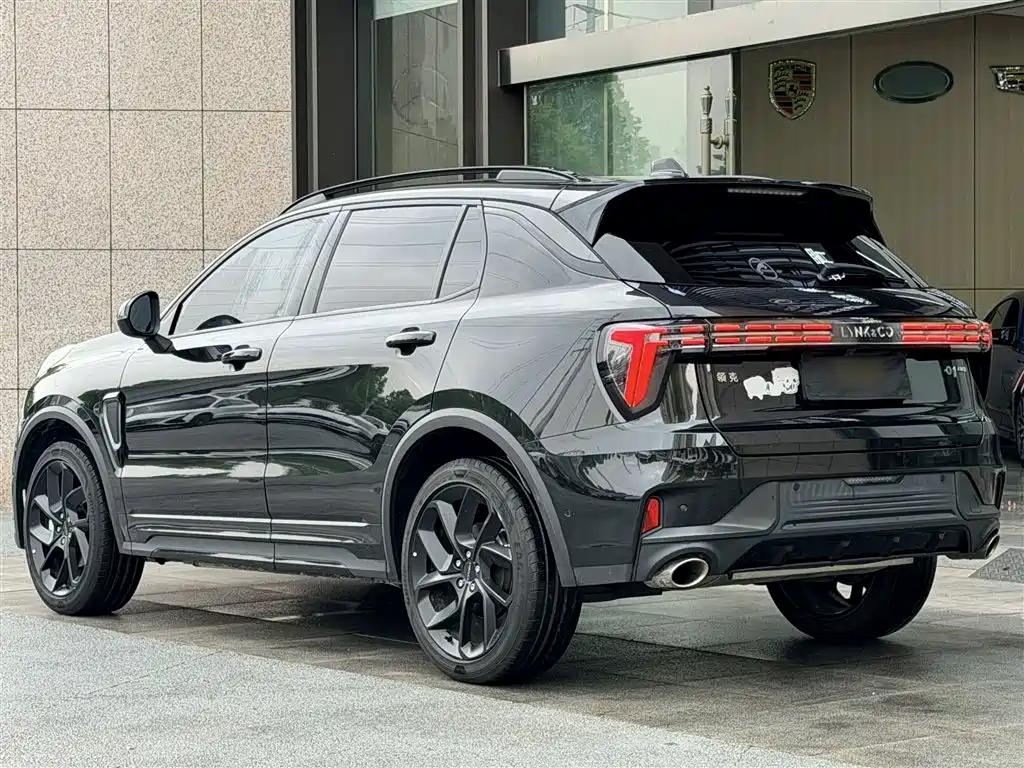 Lynk & Co 01 2023 2.0TD 4WD Dark Night Edition фото 11
