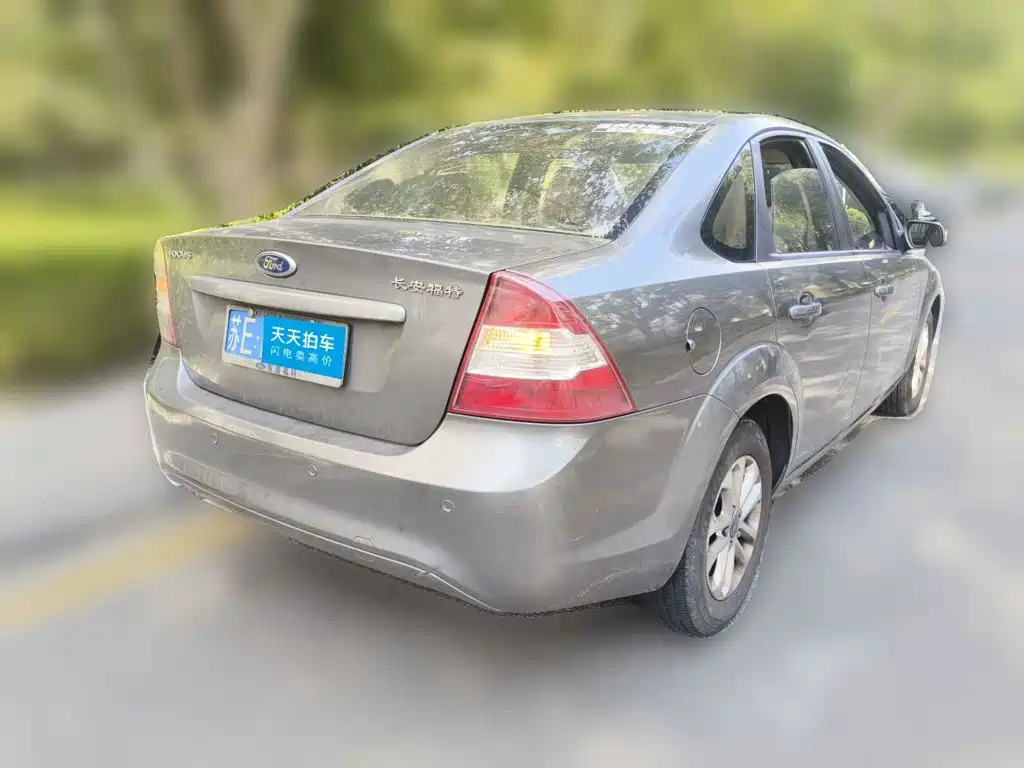 Photo 2 - Ford Focus