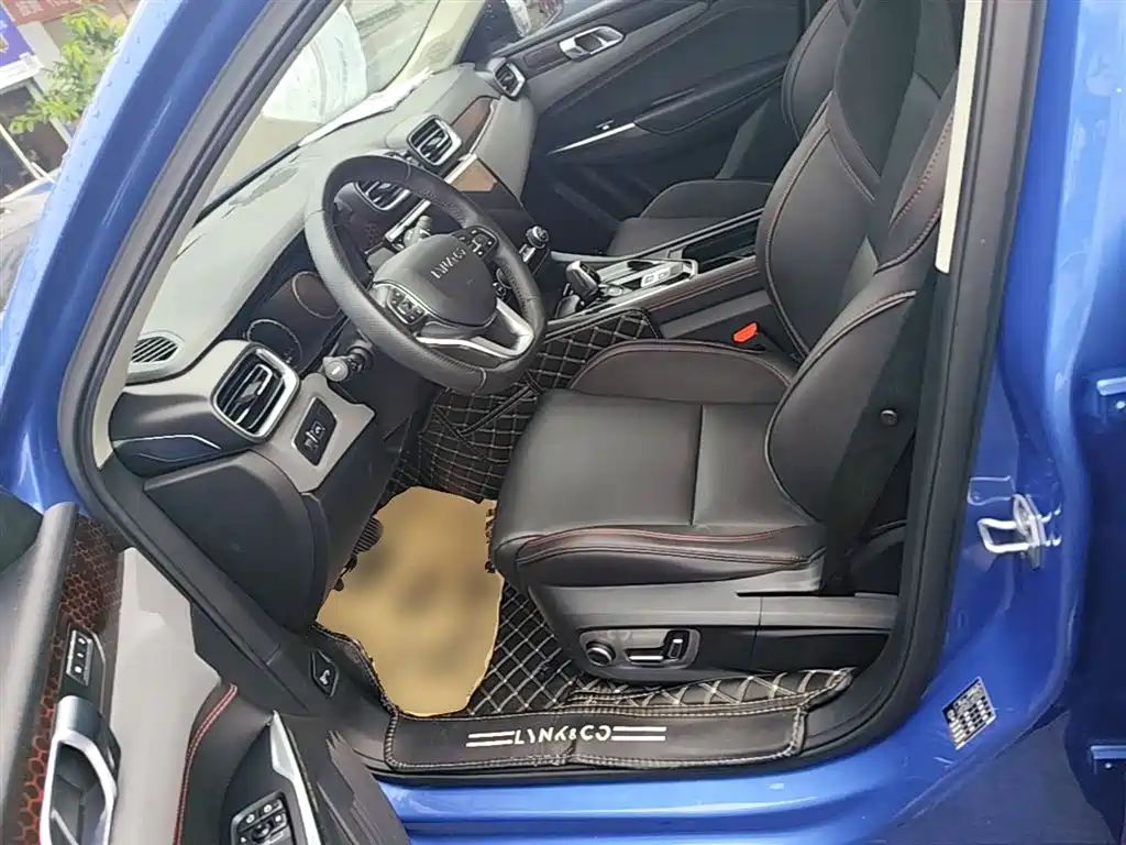Lynk & Co 02 2019 1.5T DCT FWD Jin Pro Version China VI фото 15