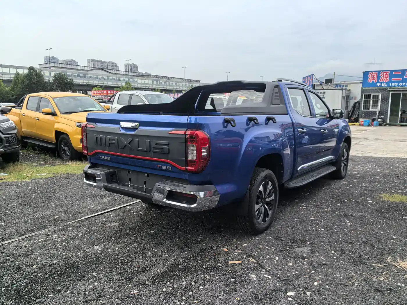 SAIC Maxus Maxus T90 2021 2.0T Single-Turbo Automatic 2WD High Chassis Comfort Long Cargo фото 4