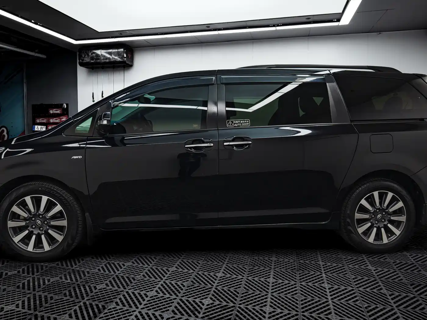 Toyota Sienna 2015 3.5L 4WD L фото 6