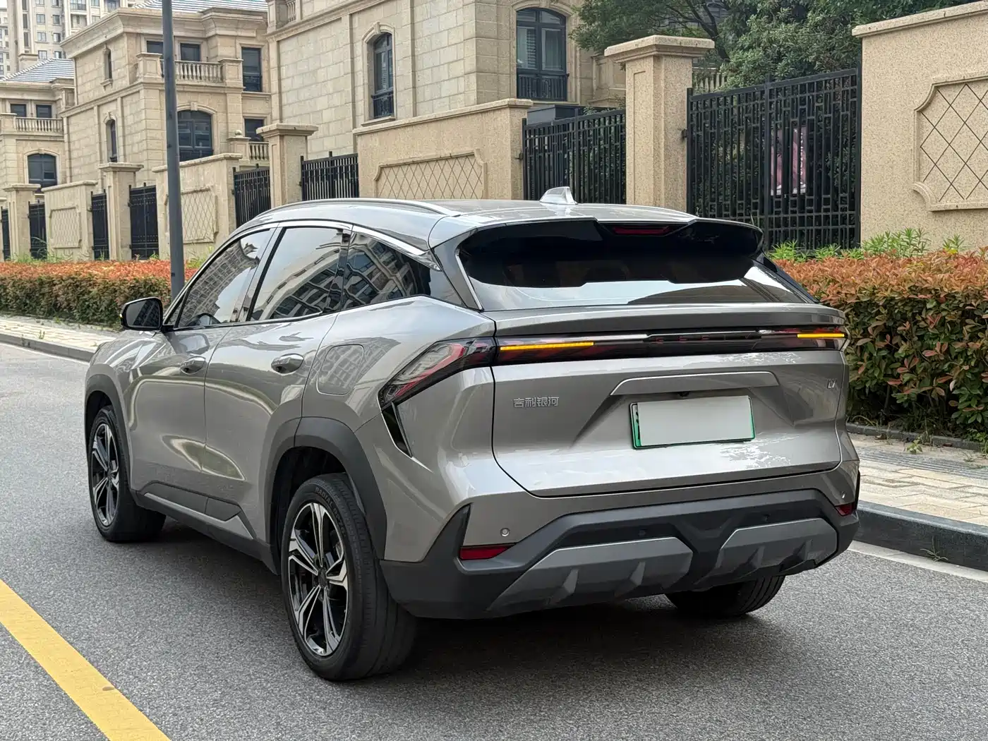 Geely Galaxy Galaxy L7 2024 1.5T 115km MAX Soaring Dragon Edition фото 7