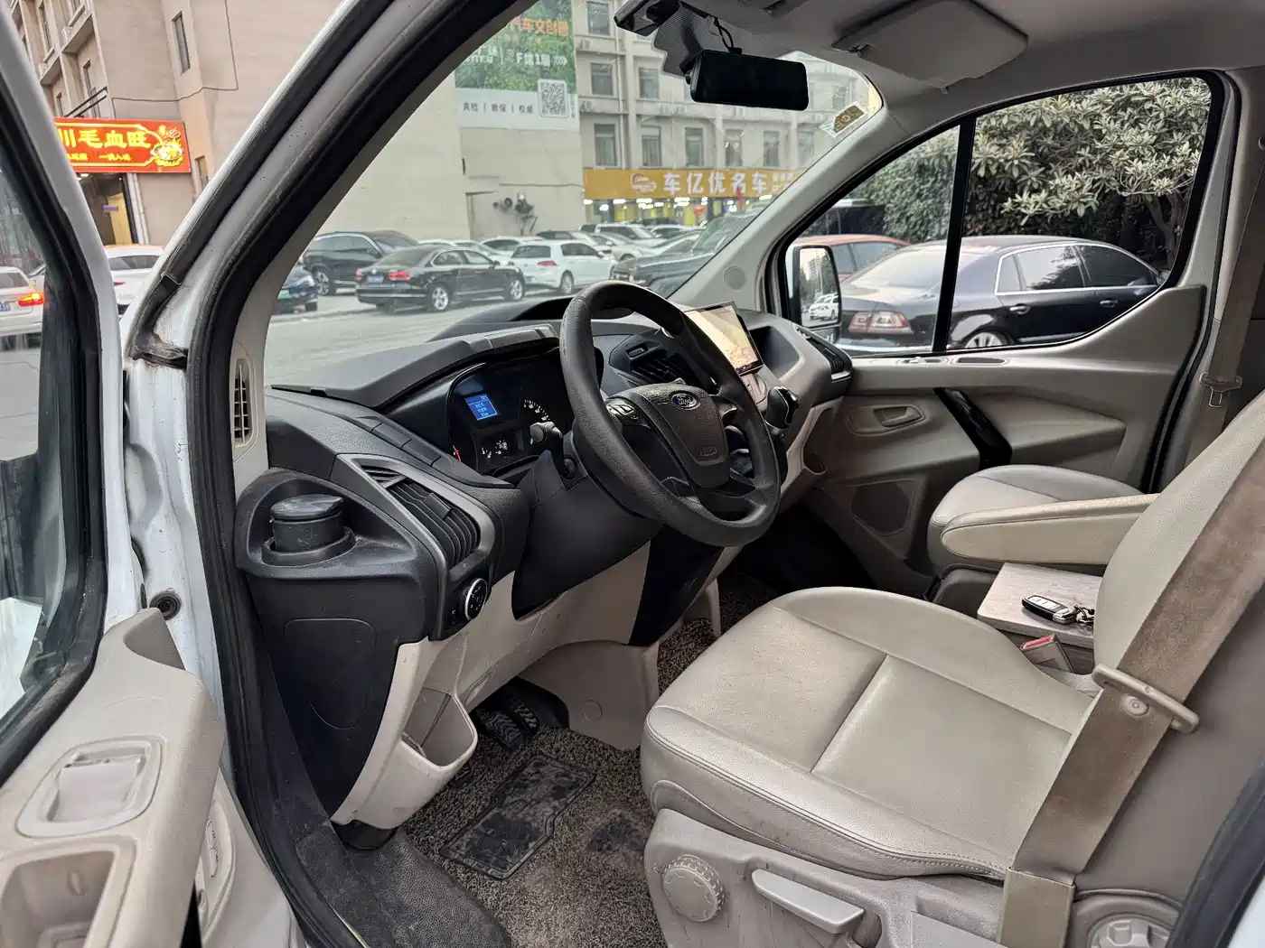 Ford Transit 2019 2019 2.0T Diesel Business Travel Short Wheelbase Low Roof 7-seater China VI