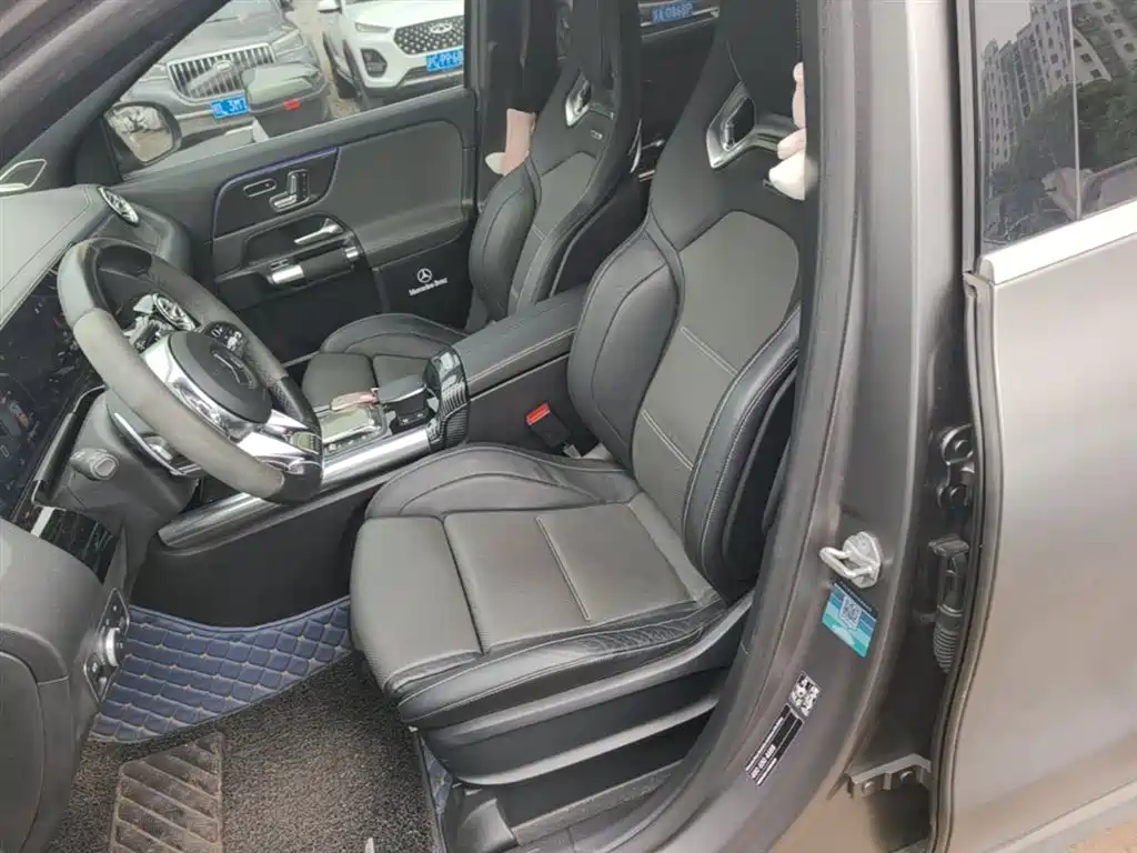 MERCEDES-BENZ GLA AMG