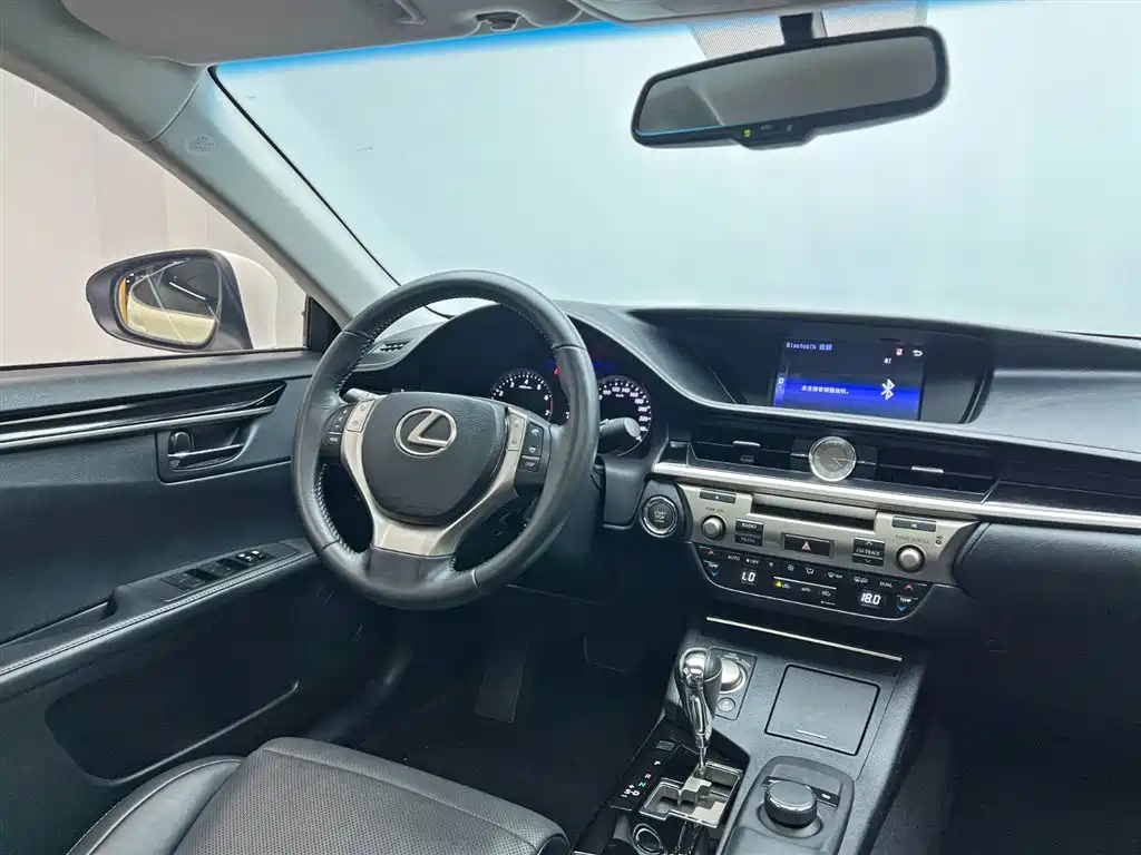 Lexus ES 2014 250 Elite Edition фото 23