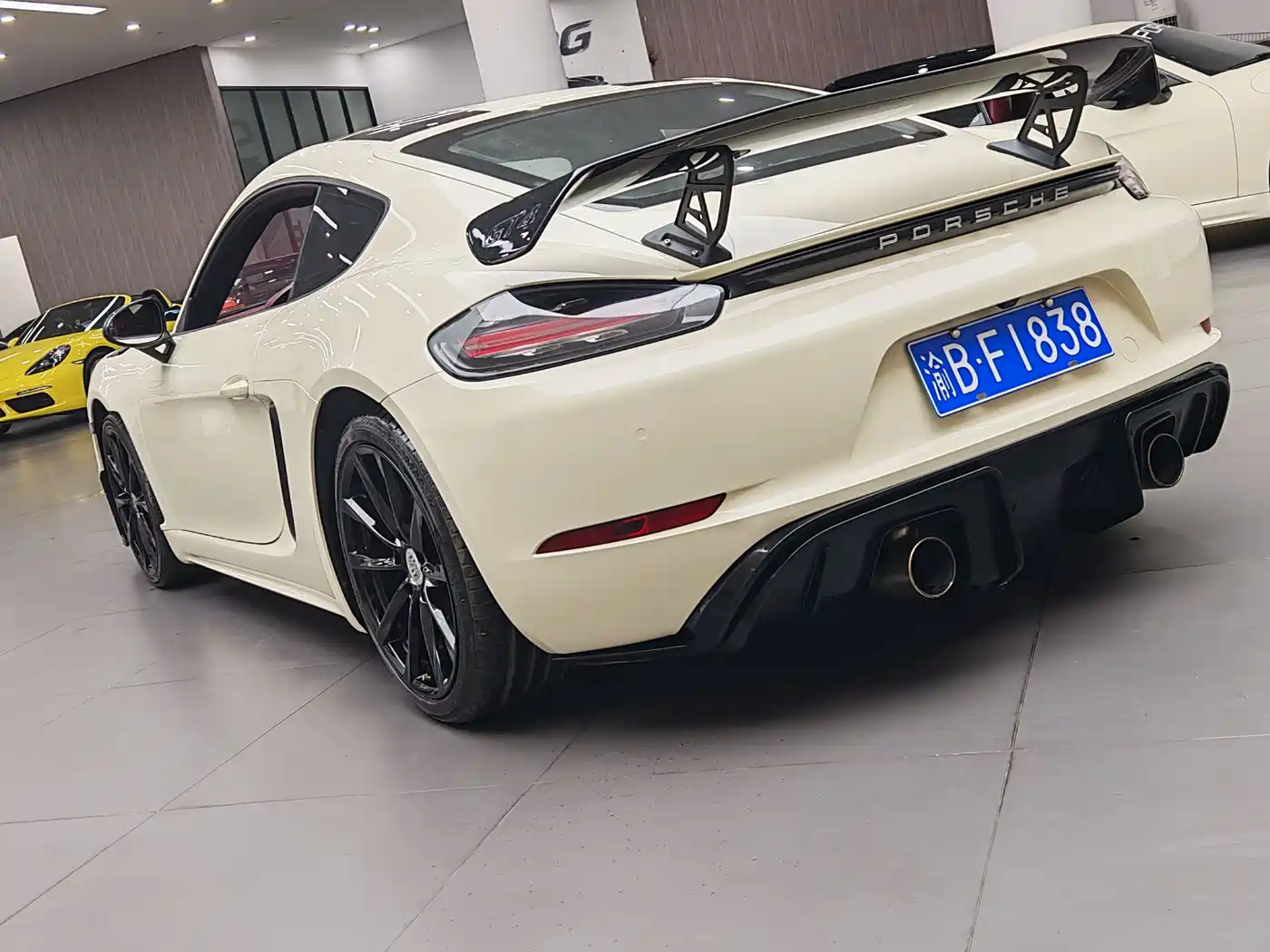 Porsche 718 2016 Cayman 2.0T фото 8