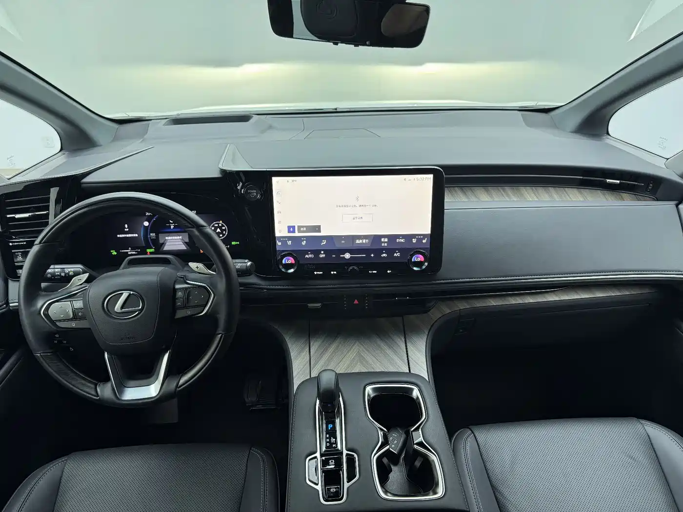 Lexus LM 2023 500h 6-Seater Prestige Edition фото 17