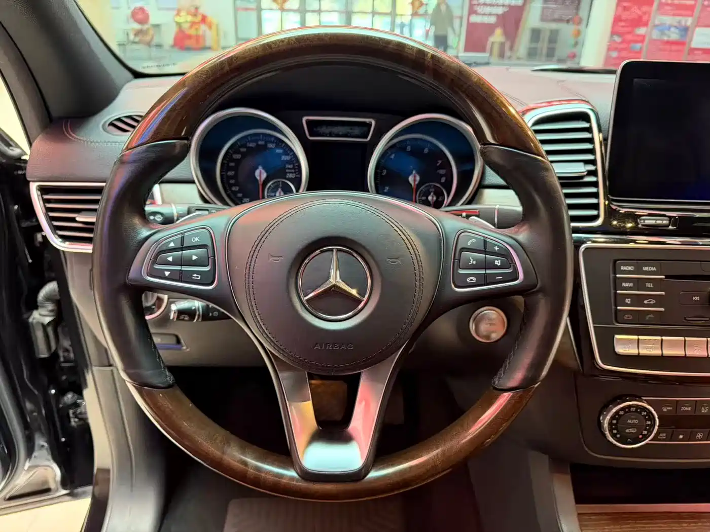 Mercedes-Benz GLS 2018 GLS 500 4MATIC фото 15