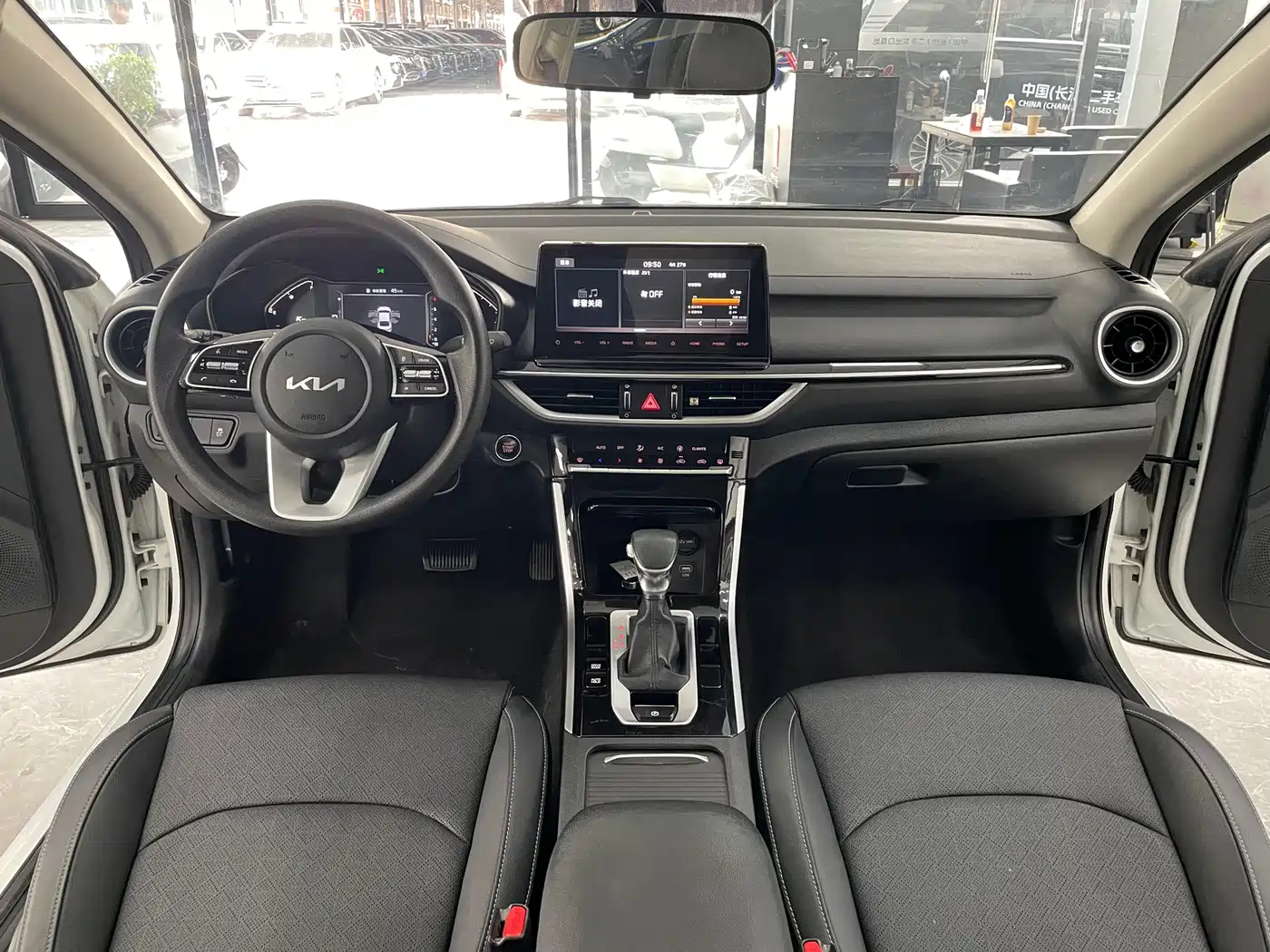 Kia K3 2021 Facelift 1.5L CVT Fashion Edition фото 8