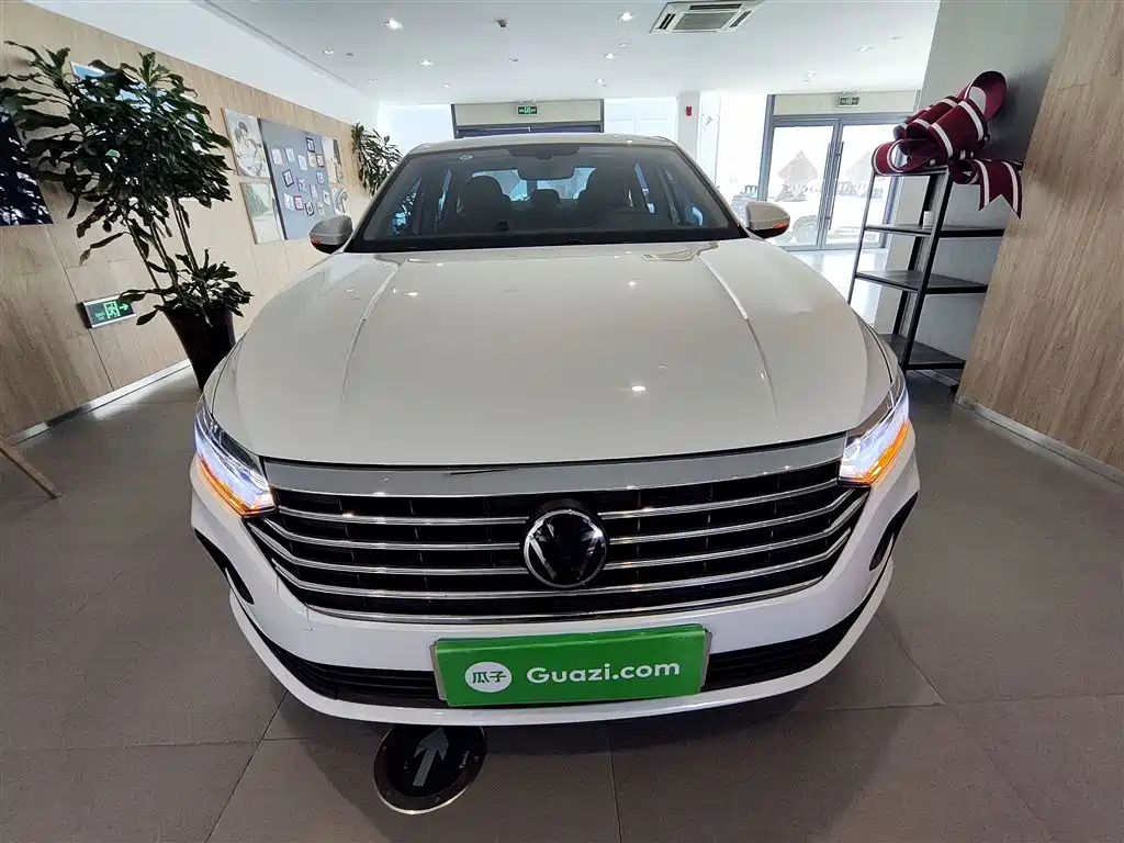 Volkswagen Lavida 2024 Model 1.5L Automatic Delight Edition фото 3