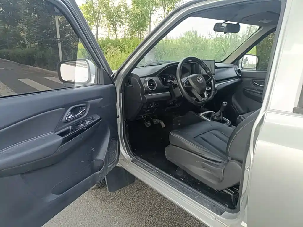 Dongfeng Ruiqi 2023 2023 2.4T Diesel 2WD Startup Long Cargo Box YCY24165-61