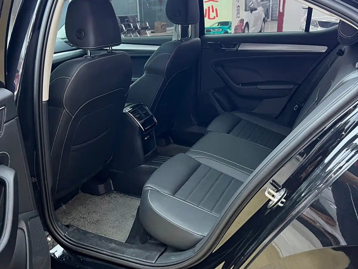 Škoda Superb 2025 Model TSI280 DSG Premium Edition фото 15
