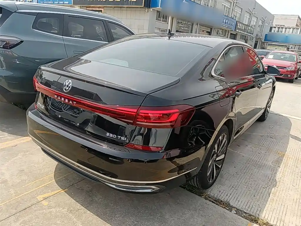 Volkswagen Passat 2022 330TSI Starlight Elite Edition фото 7