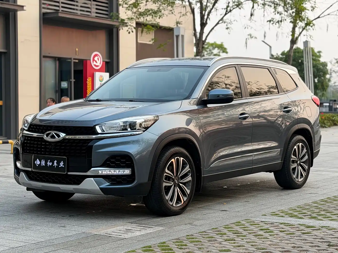 CHERY TIGGO 8
