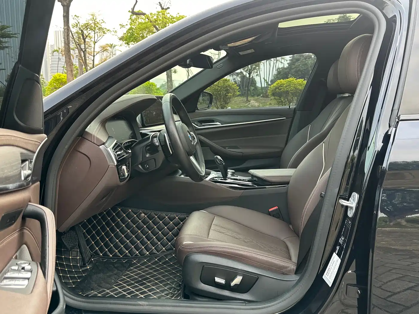 BMW 5 Series 2021 530Li Leading M Sport Package фото 18