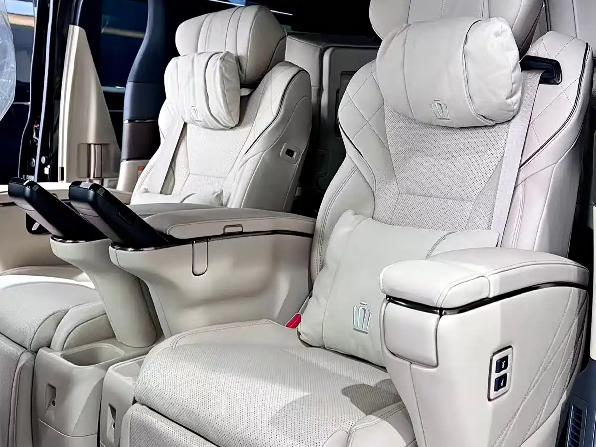 Toyota Vellfire 2025 Crown Hybrid 2.5L Ink Gold Executive Edition фото 13