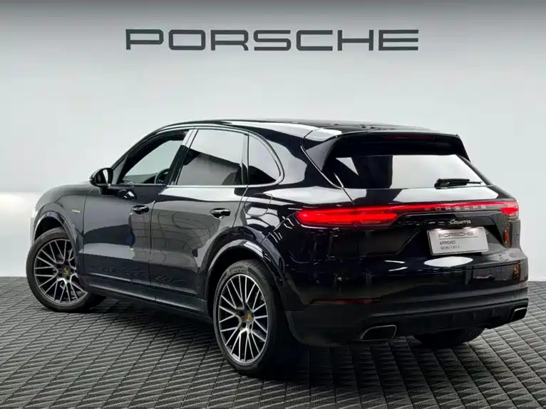 PORSCHE CAYENNE NEW ENERGY
