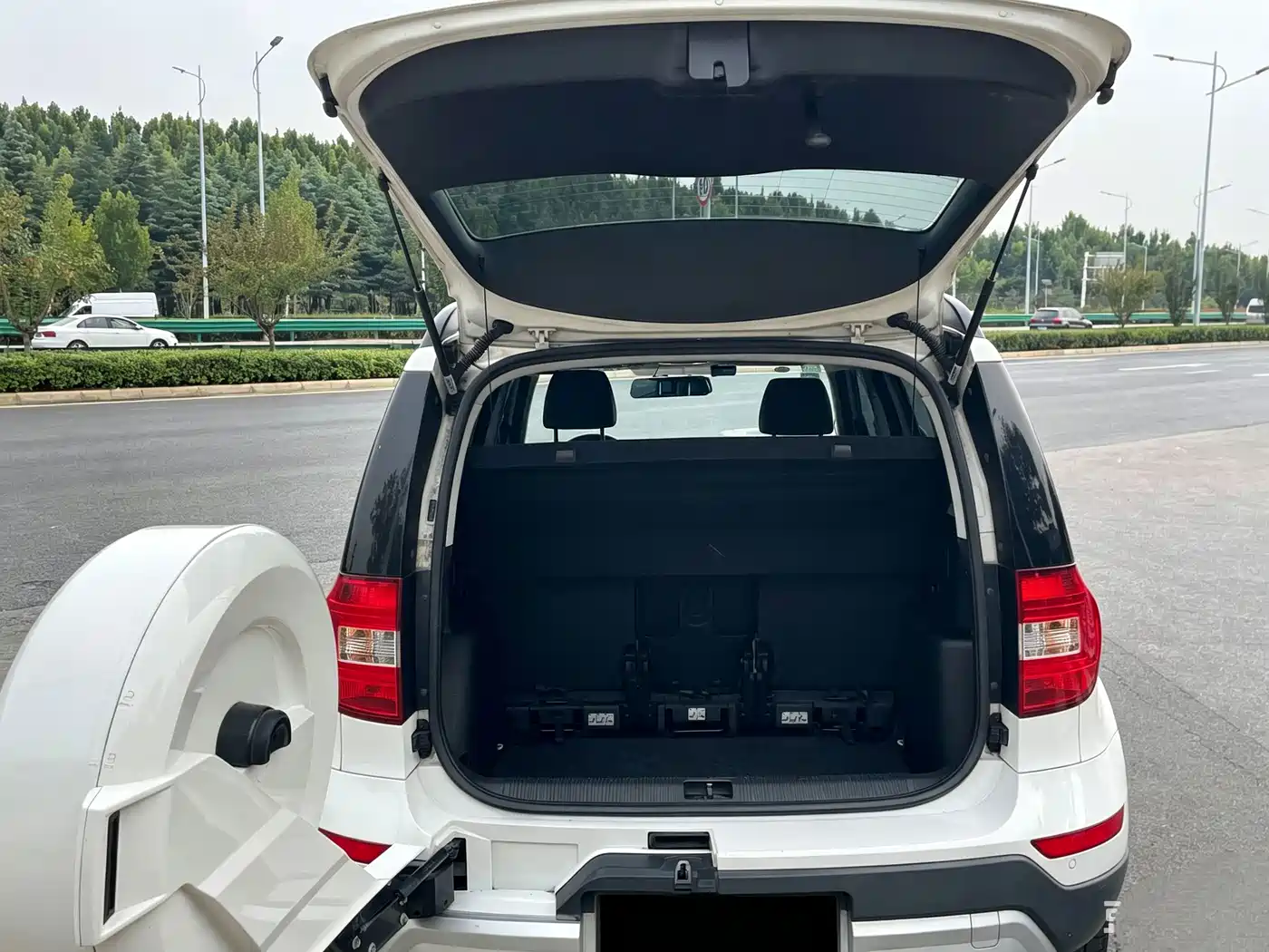 Škoda Yeti 2014 2014 1.4TSI DSG Polar