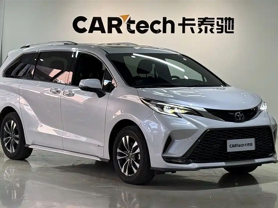 Toyota Granvia 2024 2.5L Hybrid Premium PLUS 4WD Edition фото 3