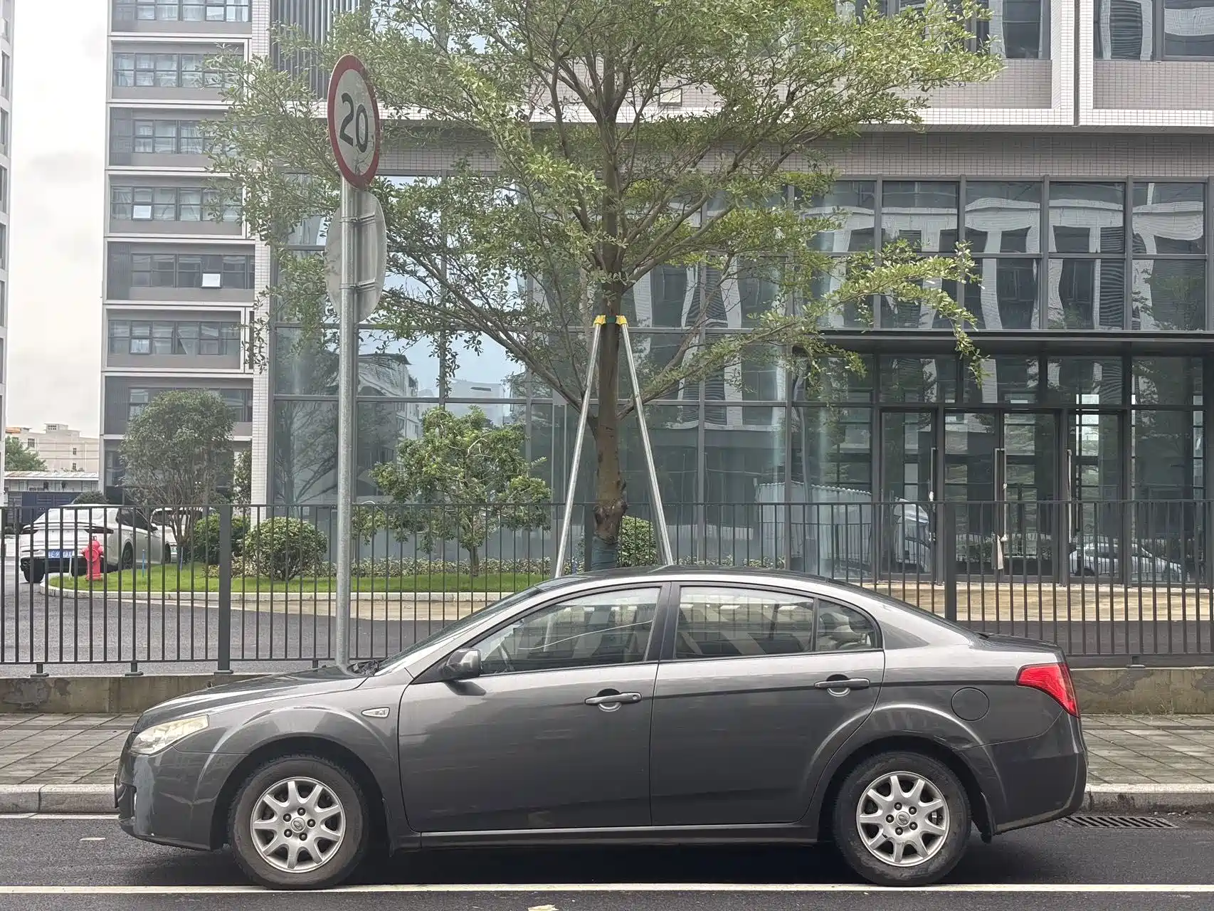 Фото 3 - Besturn B50