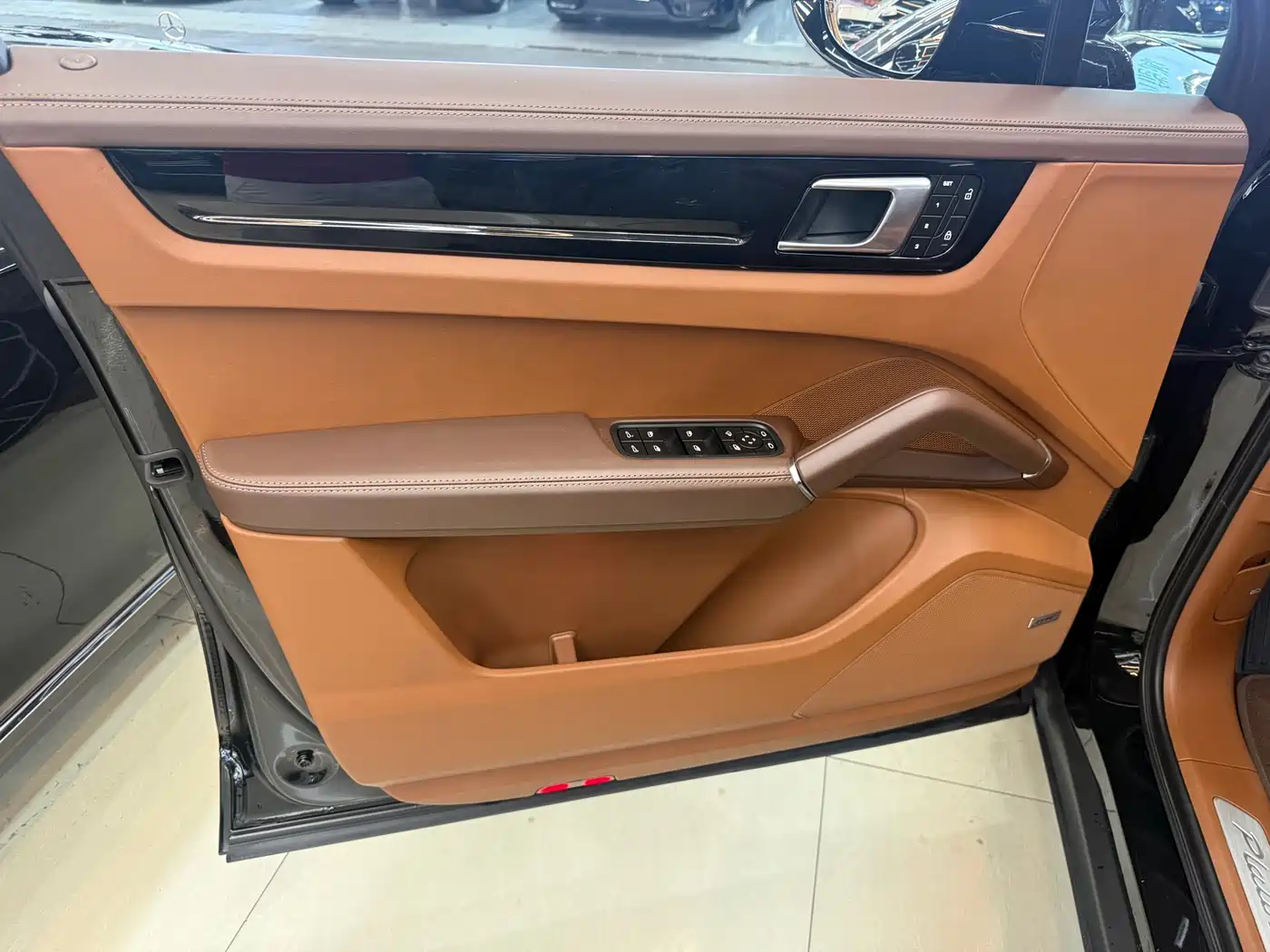 Porsche Cayenne 2023 Cayenne 3.0T Platinum Edition фото 8