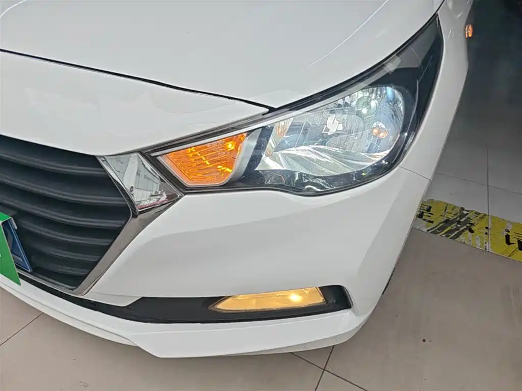 Hyundai Verna 2016 1.4L Automatic Cool Edition GLS фото 24