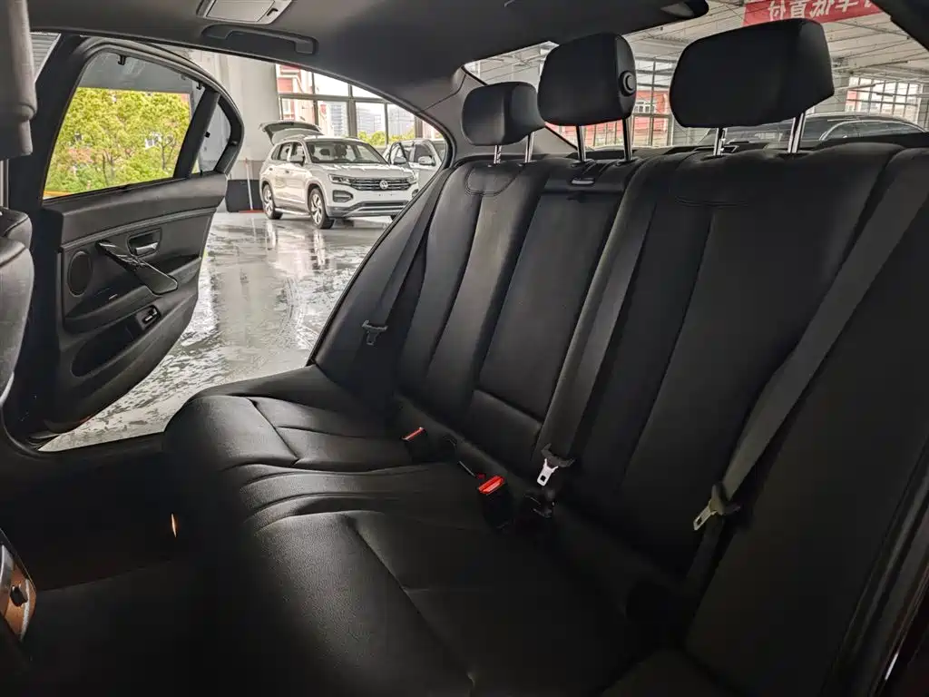 BMW 3 Series 2017 320Li Fashion фото 11