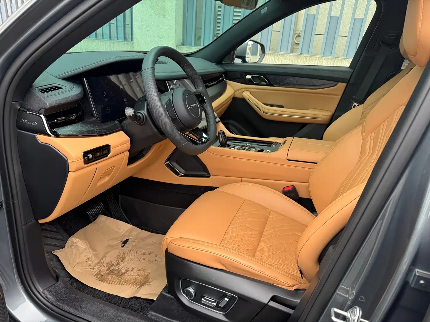Lynk & Co 09 EM-P 2021 2.0T PHEV Halo 6-seater фото 3