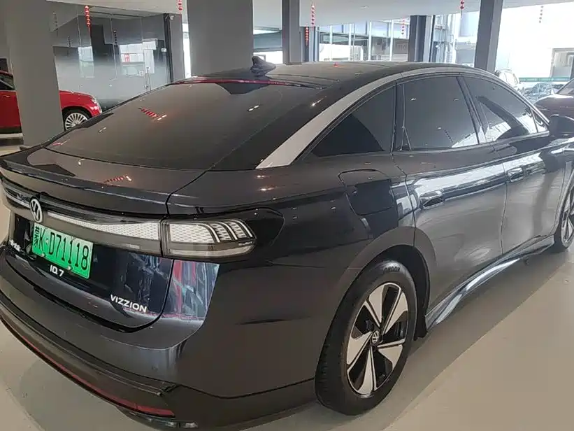 VOLKSWAGEN ID.7 VIZZION