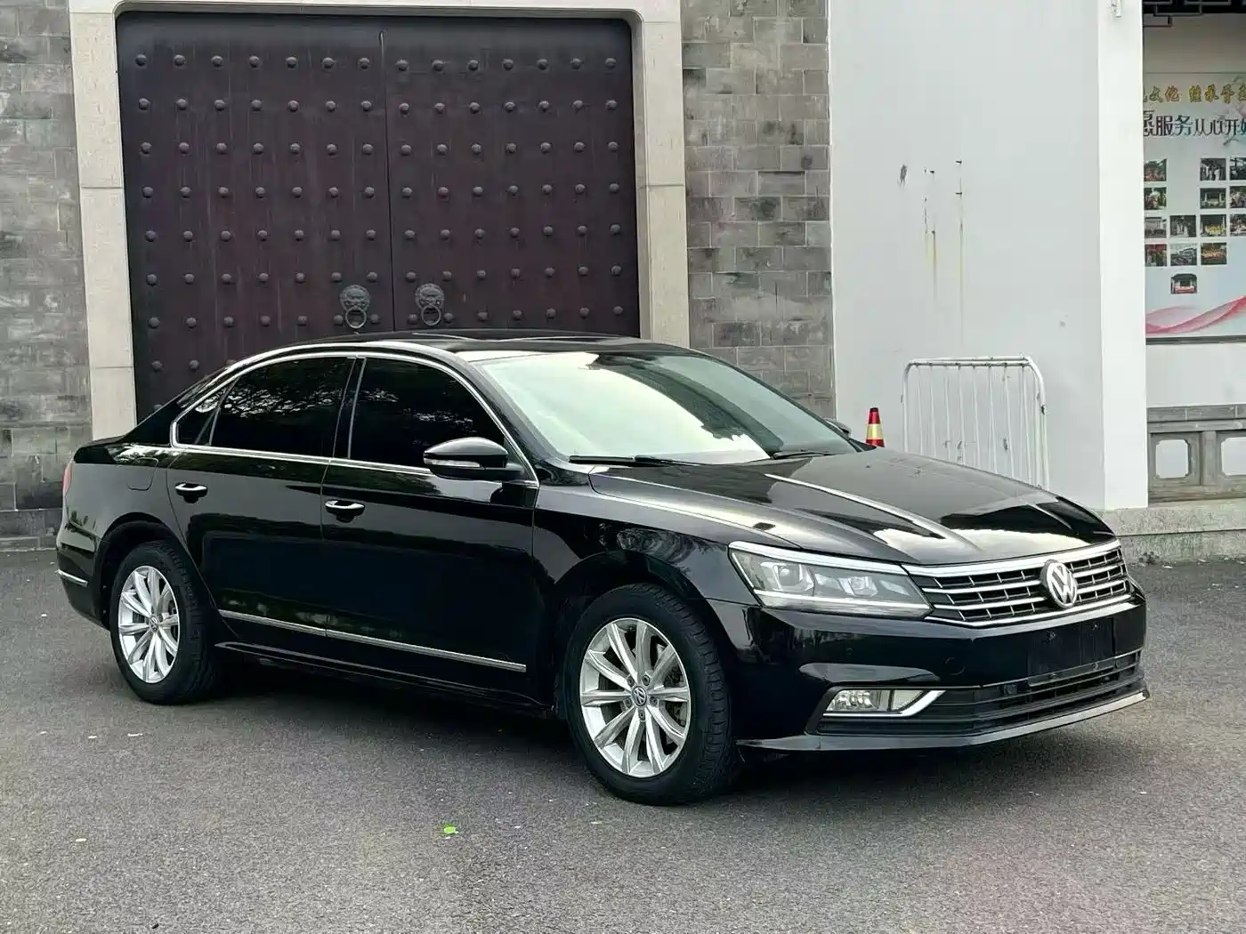 Volkswagen Passat 2017 330TSI DSG Prestige фото 3