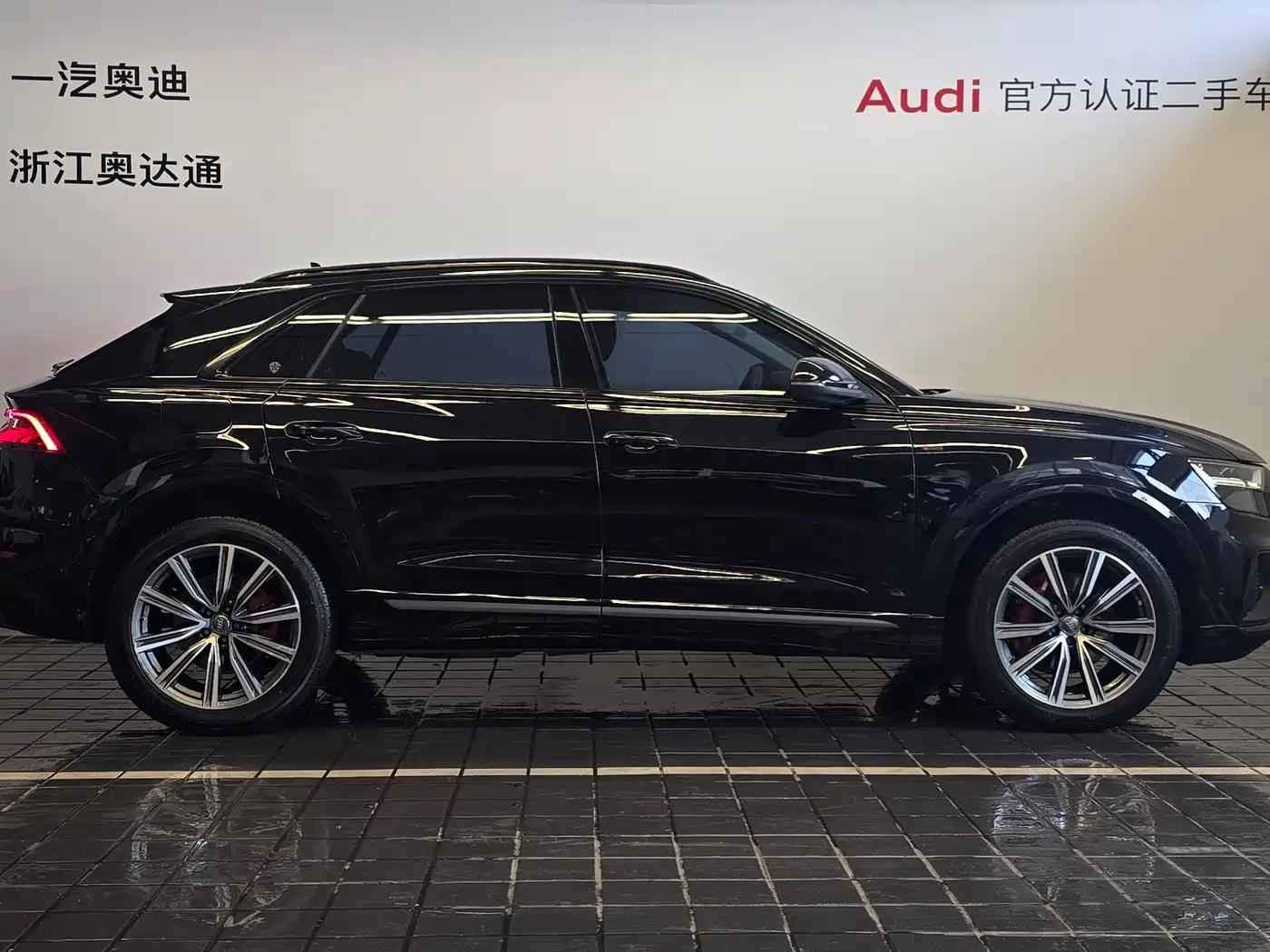 Audi Q8 2019 45 TFSI Premium Dynamic фото 3