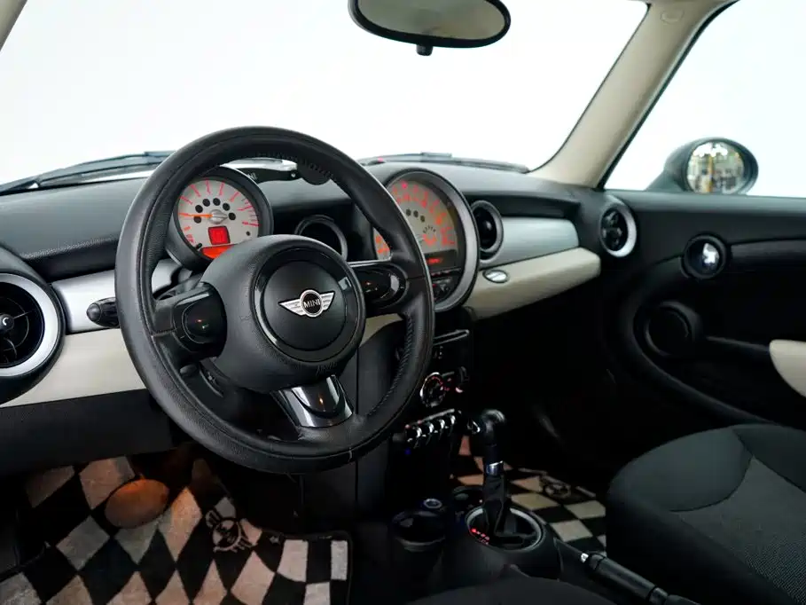 MINI CLUBMAN 2012 2011 1.6L ONE
