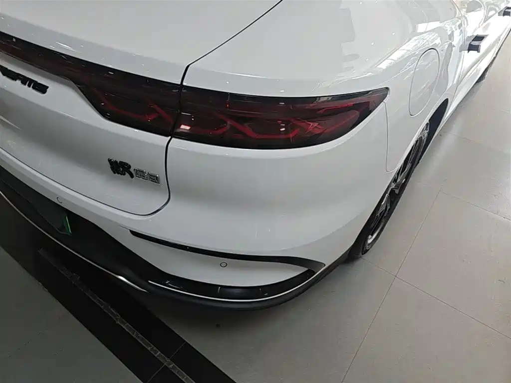 BYD Han 2023 DM-i Champion Edition 121KM Prestige фото 8