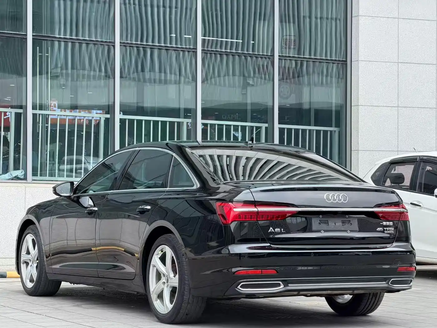 Audi A6L 2020 45 TFSI quattro Exclusive Elegance фото 6