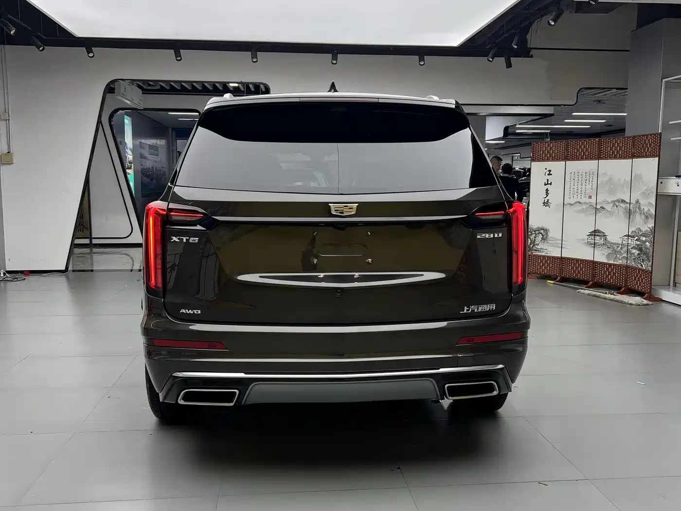 CADILLAC XT6