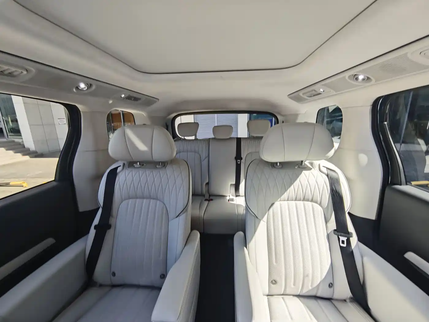 Voyah Auto Voyah Dreamer 2025 PHEV AWD Flagship Kunpeng Edition фото 33